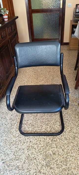 Silla de oficina negra