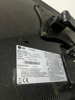 TV plana LG 21 pulgadas negra con pie