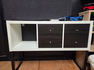 Estantería Kallax con cajones y soporte
