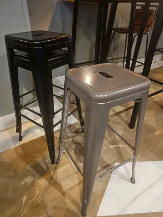 Taburete metálico negro, gris