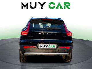 Volvo XC40 T2 Momentum Core 95 kW (129 CV)