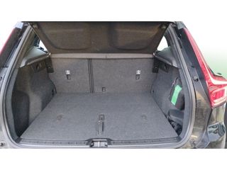 Volvo XC40 T2 Momentum Core 95 kW (129 CV)