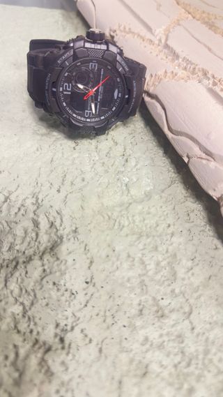 Reloj Deportivo Negro y Beige