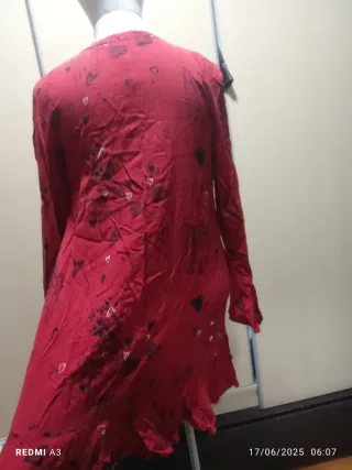 Vestido rojo manga larga con corazones