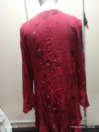 Vestido rojo manga larga con corazones