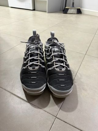 Nike Air Vapormax Plus Negro/Gris