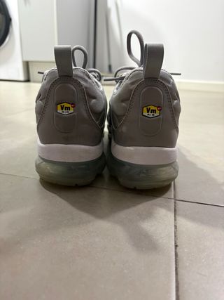 Nike Air Vapormax Plus Negro/Gris