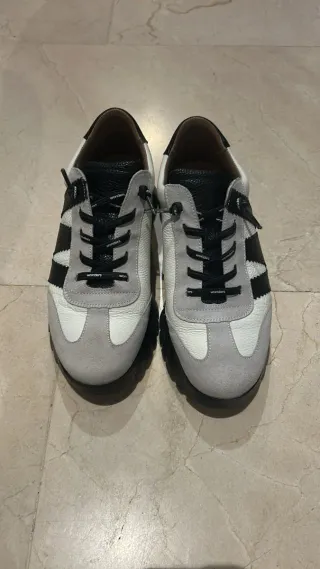 Zapatillas Wonders Mujer Gris y Blanco