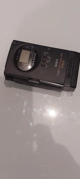 Walkman Aiwa Reproductor y Grabador (no funciona)
