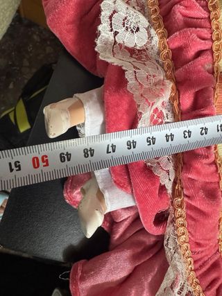 Muñeca de porcelana tradicional