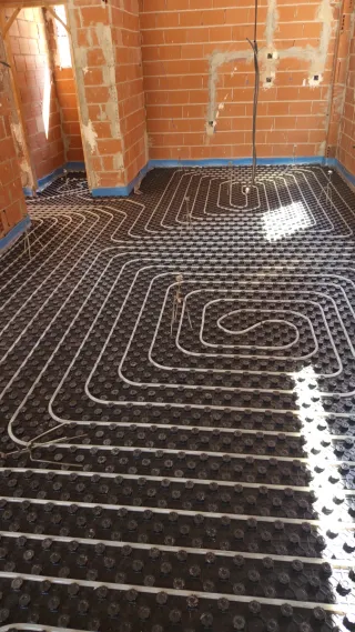 AUTONIVELANTE.HORMIGON Y BOMBEO