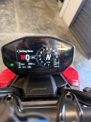 Ducati Streetfighter V2