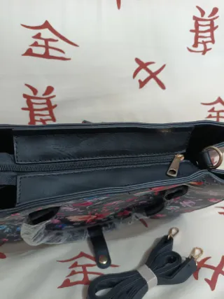 Bolso grande floral nuevo.