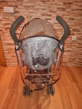 Funda protectora lluvia  UNIVERSAL  marca TUC TUC