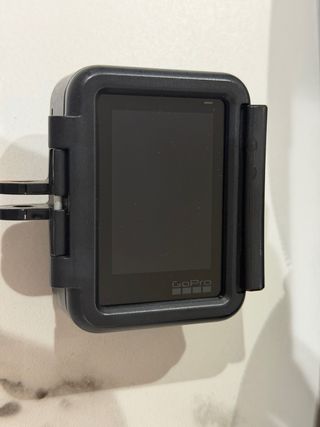 GoPro Hero 5 Black + 5 Baterías y complementos