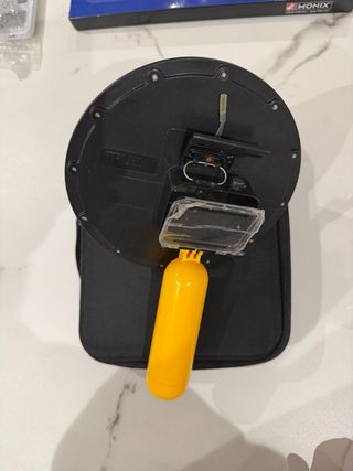 GoPro Hero 5 Black + 5 Baterías y complementos