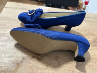 Zapatos de fallera azules con lazo