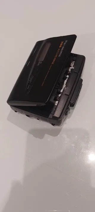 Walkman y Radio digital Negro