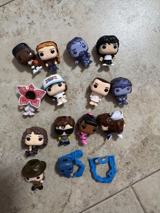 14 personajes kinder Stranger Things