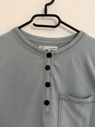 Camiseta Manga Larga Henley Style Sfera Basic.