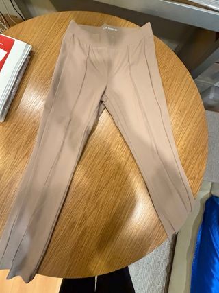 Pantalones beige CAMBIO