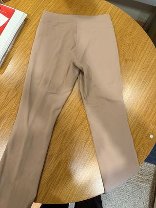 Pantalones beige CAMBIO
