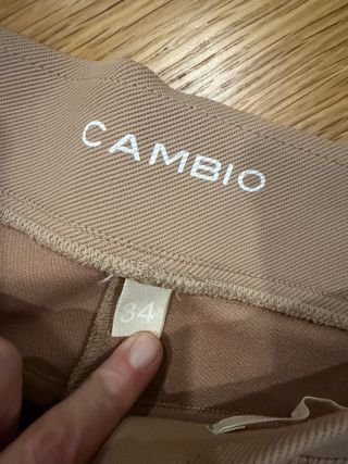 Pantalones beige CAMBIO