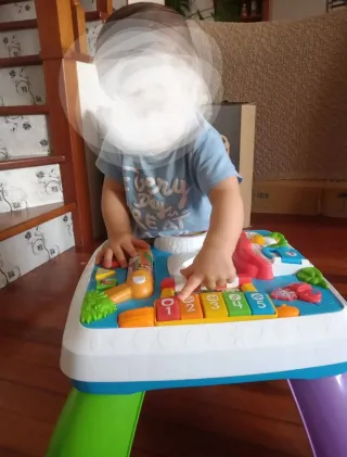 Mesa de actividades bilingüe Fisher price