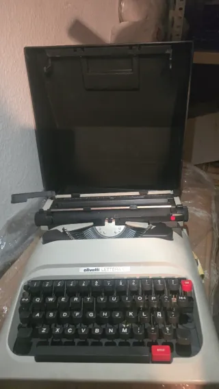 Máquina de escribir lettera 12