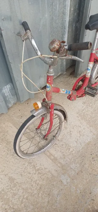 Bicicleta BH antigua roja