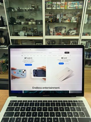 MacBook Pro 2017 13” i5 8GB RAM 128GB SSD