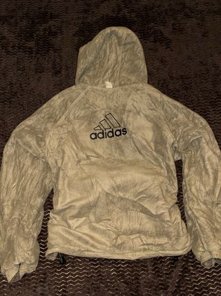 Chaqueta Adidas reversible beige y negra
