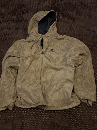 Chaqueta Adidas reversible beige y negra
