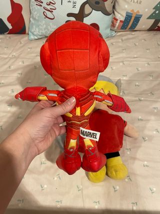 Muñecos Iron Man y Thor