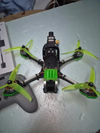 Dron FPV dji con mando y accesorios