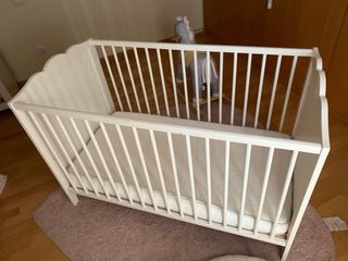 Cuna IKEA con colchón