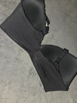 Sujetador negro Amazon Talla 95D