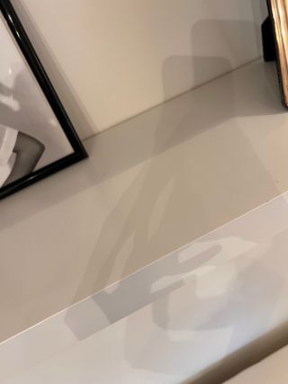 Estanterías blancas de madera