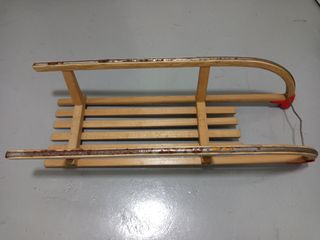 Trineo de madera
