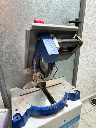 Sierra de mesa y sierra ingletadora