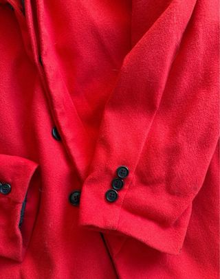 Gabardina roja hombre