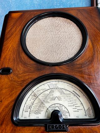 Radio COLECCIONISTA Ergos 681 París