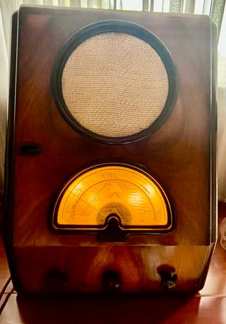 Radio COLECCIONISTA Ergos 681 París