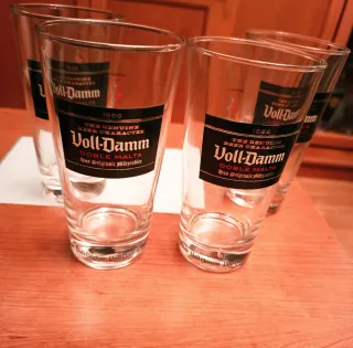 4 Vasos Voll-Damm cerveza nuevos 33 cc