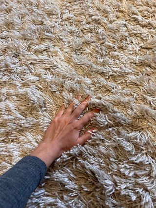 Alfombra pelo alto beige/blanco