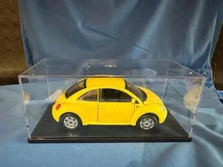 Volkswagen New Beetle 1:24 Gialla