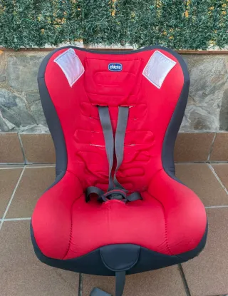 Silla de coche bebé roja