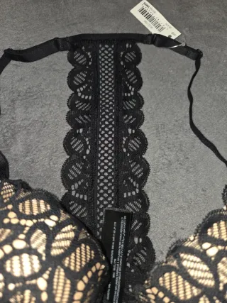 Sujetador Iris&Lilly Encaje Negro Talla 90B