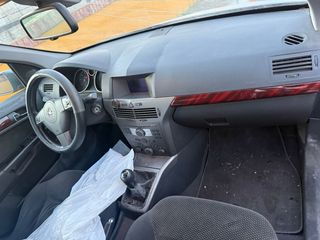 Opel Astra 2004