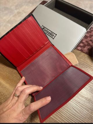 Cartera Pielnoble Negra y Roja Nueva 15x11cm.